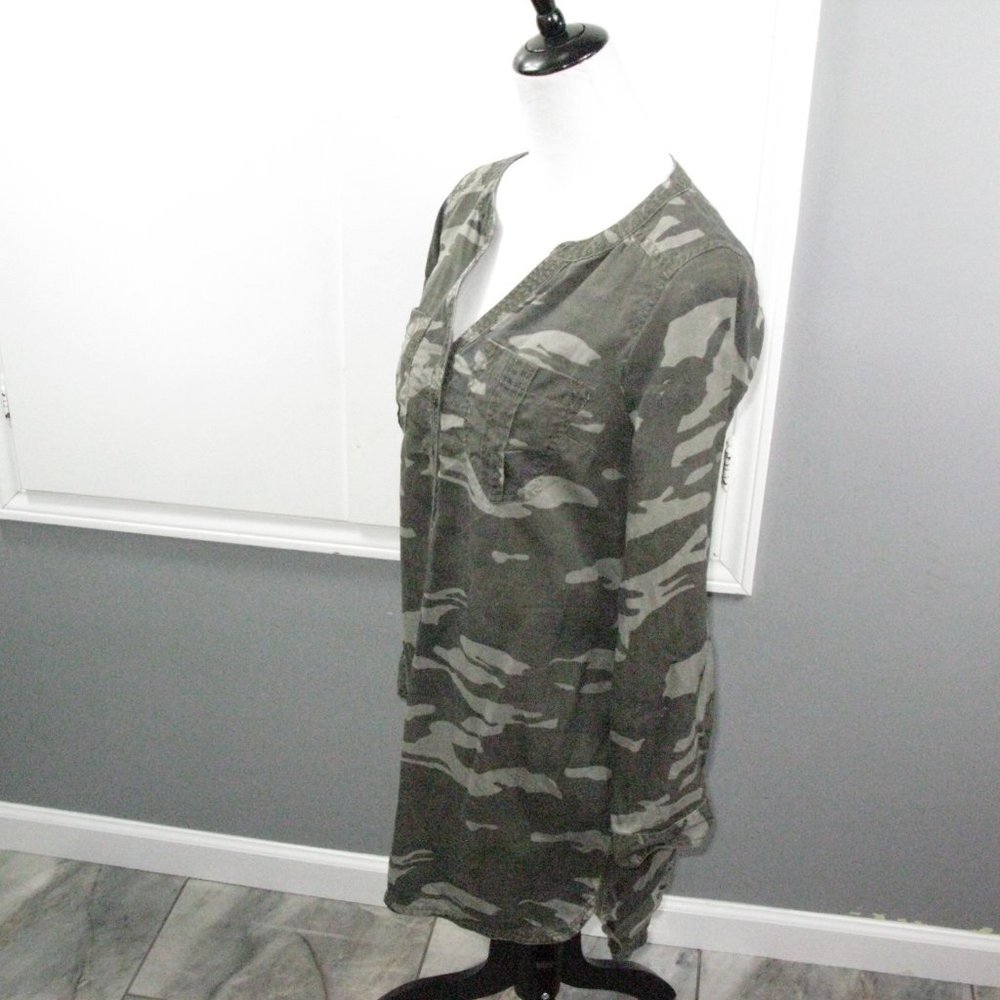 Express Camouflage Partial Button Front Tunic Blo… - image 2